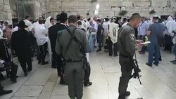 CLEAN : Jews gather in Jerusalem for traditional priestly blessing News Clip