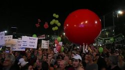 CLEAN : Tens of thousands of Israelis rally against PM ahead of vote News Clip
