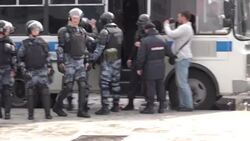 CLEAN : Protestors are arrested in Moscow as they call for free elections News Clip