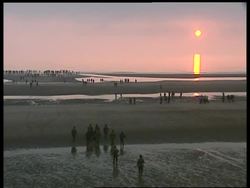 Veterans at dawn ceremony News Clip