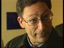 Designers cash in as stars dress to impress at Oscars News Clip