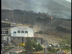 Italian workers battle to control lava flow from volcano Instructional Video