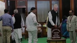 Indian MPs vote to elect new president Instructional Video