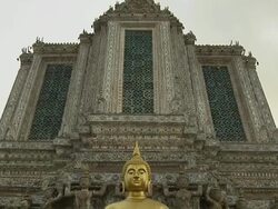 Tilt Down Reveal Buddha Statue Wat Arun Bangkok Thailand Stock Footage