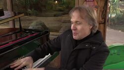 Musician Clayderman serenades tortoises at London Zoo Instructional Video