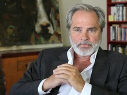 Therapist listens then offers advice Stock Footage