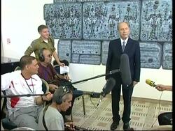 Isr Cab approves prisoners' release; Peres, Cabinet, Hamas reax; prison; border News Clip