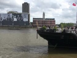 MS People enjoying on restaurant boat at Victoria Embankment / London, United Kingdom Stock Footage