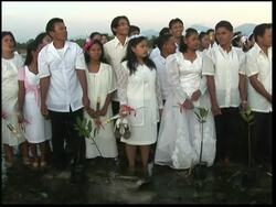 Couples profess love for each other and nature on Valentines Day News Clip