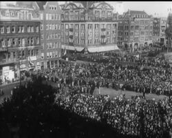 20,000 PEOPLE GREET BRITAIN'S WAR-TIME PREMIER News Clip