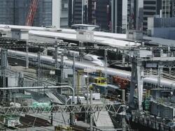 WS Shinkansen bullet train leaving on station / Tokyo, Tokyo-to, Japan Stock Footage