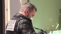 CLEAN : Two men rob luxury watch store in Paris News Clip