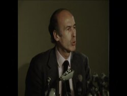 SYND 9-5-74 VALLERY GISCARD D'ESTAING HOLDS PRESS CONFERENCE News Clip