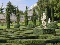 MS Shot of Statue in Giardino Giusti botanical renaissance park / Verona, Veneto, Italy Stock Footage