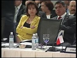 Latam leaders ease tension over Colombia, Uribe, Chavez handshake Instructional Video