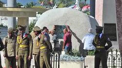 VOICED : URGENTE: Fidel Castro fue enterrado el domingo News Clip