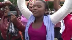 CLEAN : Singing dancing Sowetans pay News Clip