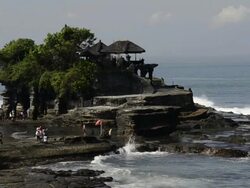 WS View of Surf at Tanah Lot temple on rocky island / Tanah Lot, Bali, Indonesia Stock Footage