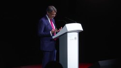 Jaguar Land Rover cars to be electric from 2020 News Clip