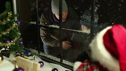 Father & Son Christmas shopping - Shop Window display Stock Footage