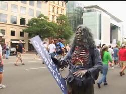 Tens of thousands of protesters fed up with government spending marched to the U.S. Capitol on Saturday, showing their disdain for the president's health care plan, among other issues, as the AP's Lee Powell found Instructional Video