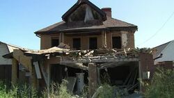 CLEAN : Heavy bombing destroys street in Ukraines Donetsk News Clip