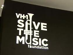 ATMOSPHERE - Signage at Bloomingdale's Celebrates Glendale Opening To Benefit VH1 Save The Music Foundation, 11/06/13 Stock Footage