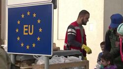 CLEAN : Refugees take trains from Croatia to Slovenia News Clip