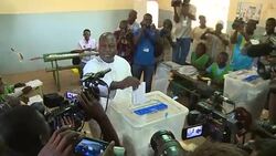 CLEAN : Burkina Faso presidential hopeful Diabre casts vote News Clip