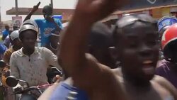 CLEAN : Ugandan presidential contender Besigye rallies supporters News Clip