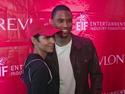 Halle Berry and Trey Songz at the 13th Annual EIF Revlon Run/Walk For Women at New York NY. (Footage by WireImage Video/GettyImages) Stock Footage