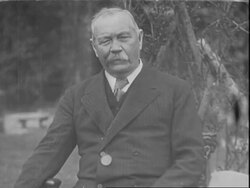 Sir Arthur Conan Doyle talking about Spiritualism Stock Footage