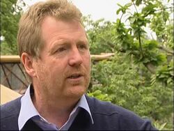 A walkway in the treetops of Kew
++CLIENT REPLAY++ Instructional Video