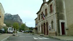 CLEAN : France urges people News Clip