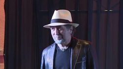 CLEAN : Sabina rejects Trump's wall in Mexico presser News Clip