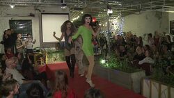 CLEAN : Vietnam drag queens electrifying Hanoi nightlife News Clip