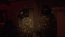 CLEAN : Protesters lay siege to security forces in News Clip