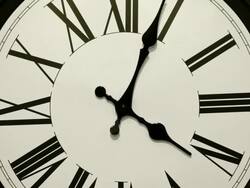 Timelapse of a clock accelerating forwards and then going backwards. Going back in time. Stock Footage