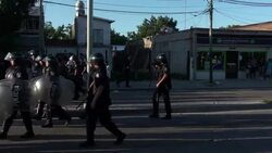 CLEAN : Looters tried to get inside supermarket News Clip