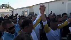 VOICED : La antorcha olimpica en un campo de refugiados News Clip