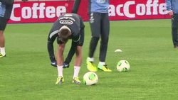 CLEAN : France prepare for key qualifier against News Clip