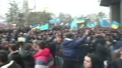 Pro-Russian activists clash with Crimean Tatars outside local parliament building Instructional Video