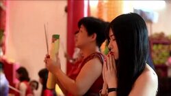 CLEAN : Malaysians pray in temples to mark Year of the Rooster News Clip