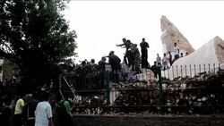 CLEAN : Hundreds feared dead in Nepal after massive quake (2) News Clip