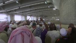 Pilgrims perform symbolic stoning of the devil in the second day of Eid al-Adha News Clip