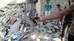 CLEAN : Fresh strikes fall on Gaza refugee camp after truce collapses News Clip