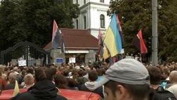 CLEAN : Kiev: hundreds of protesters outside the Ministry of defence News Clip