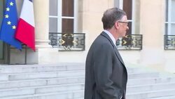 CLEAN : Philanthropist Gates talks African development with Hollande News Clip