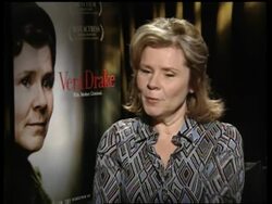 UPDATE a look ahead to what the stars will wear to Sunday''s ceremony News Clip