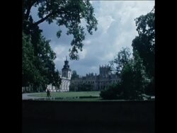 SYND 30-5-72 SCENES IN WARSAW PRIOR TO PRESIDENT NIXON VISIT News Clip